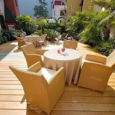 Sembenini Palace Riva del Garda Eksteriør bilde