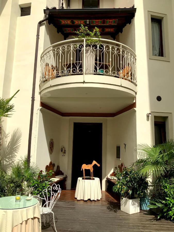 Sembenini Palace Riva del Garda Eksteriør bilde