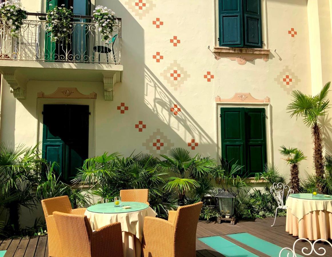Sembenini Palace Riva del Garda Eksteriør bilde